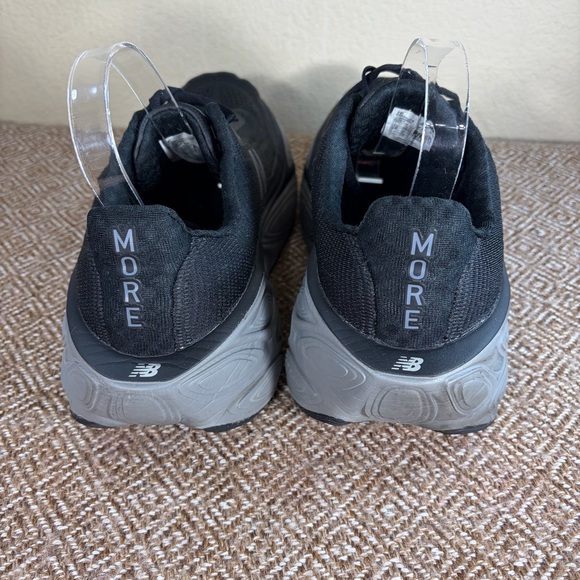 New Balance Fresh Foam X More v5 Sneakers Sz 11 2E Black/Linen/Silver Outdoor - Picture 5 of 10